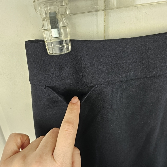 Talbots Vintage Navy Blue Wool Lined Pencil Skirt Business Casual Size 2P - Picture 3 of 8